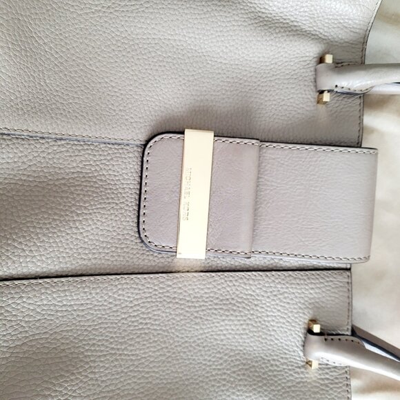 Micheal Kors Cream Tote Purse - Picture 8 of 11
